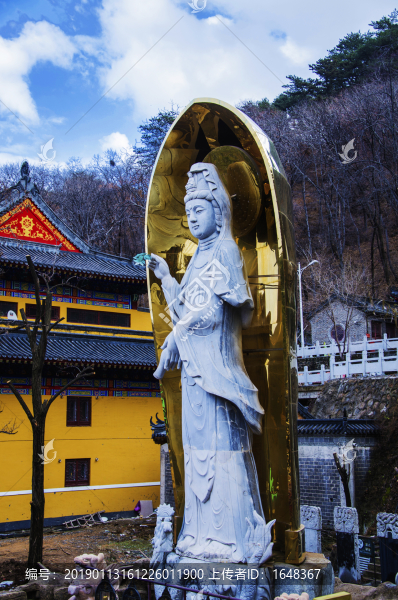 千山靈巖寺漢白玉觀音雕像