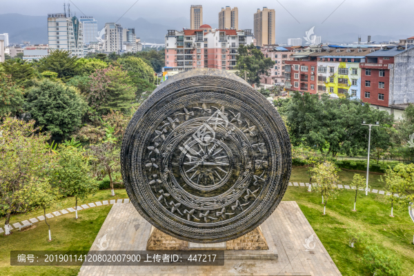 廣西百色句町銅鼓雕塑