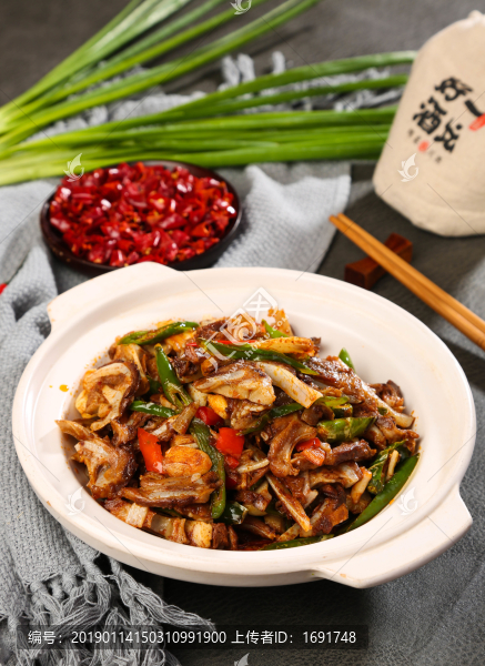 砂鍋月牙骨