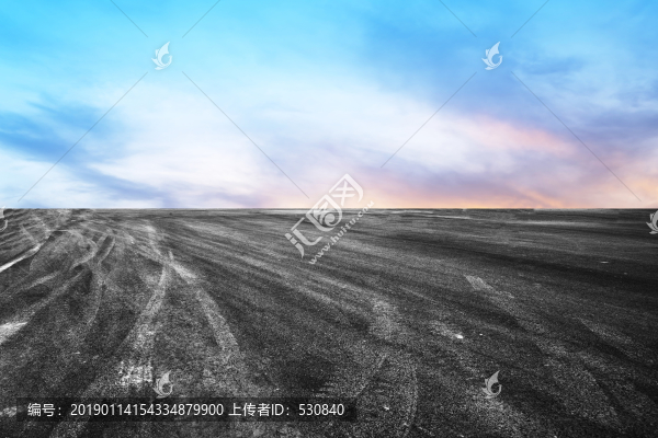 城市道路和天空云彩景觀