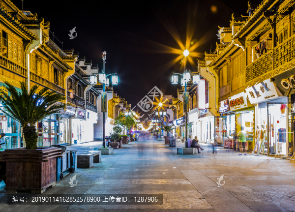 古街夜景
