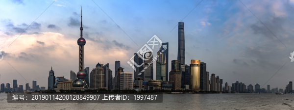 傍晚的陸家嘴