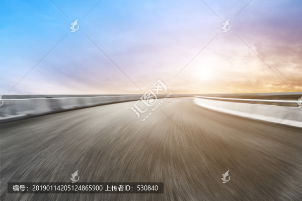 公路道路和天空云彩景觀