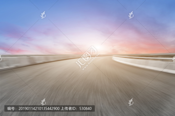 城市道路和天空云彩景觀