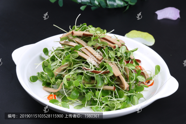 香椿苗拌雞蛋干