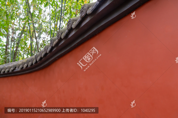 有著中國傳統(tǒng)文化的紅色墻壁和屋