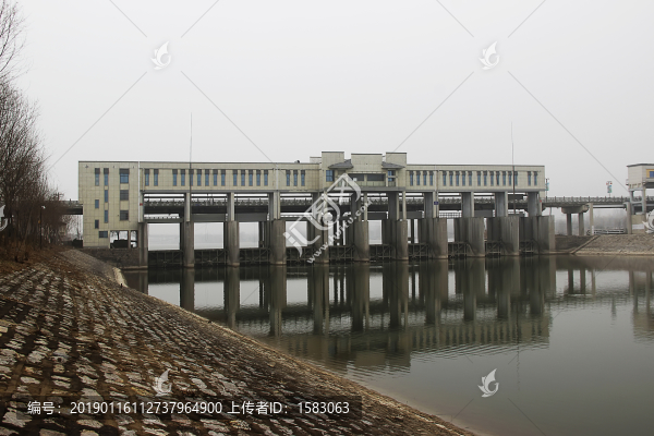京杭運河臺兒莊節(jié)制閘