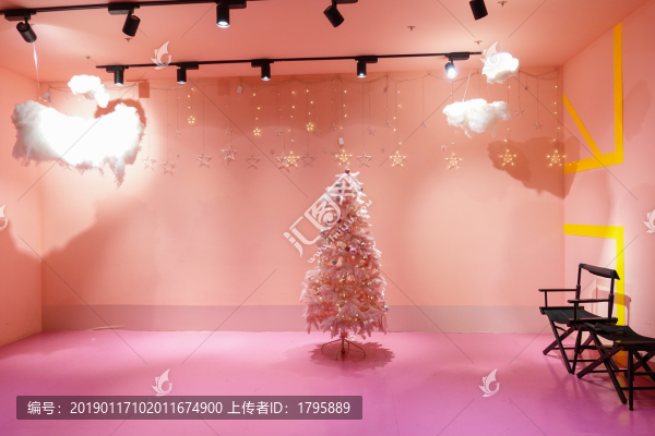 粉色背景