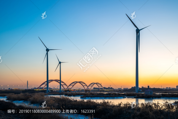 天津?yàn)I海新區(qū)彩虹橋
