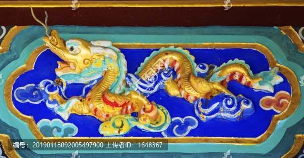 千山龍泉寺華藏世界騰云之龍檐雕