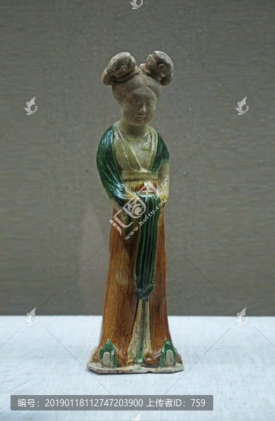 三彩髻女俑洛陽(yáng)市文物考古研究院