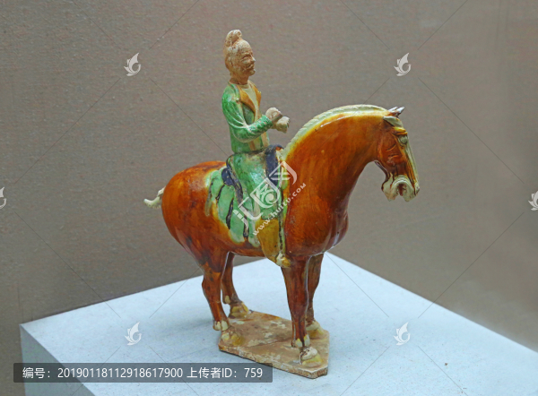 三彩胡服騎馬俑唐三彩
