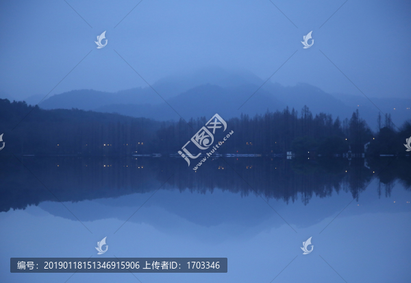 煙雨西湖