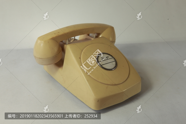 老式電話機(jī)
