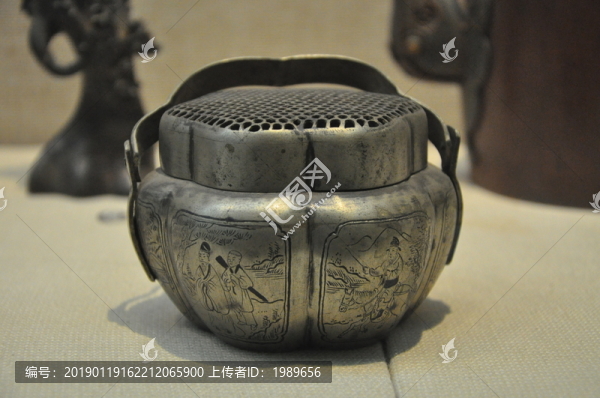 古銅鼎