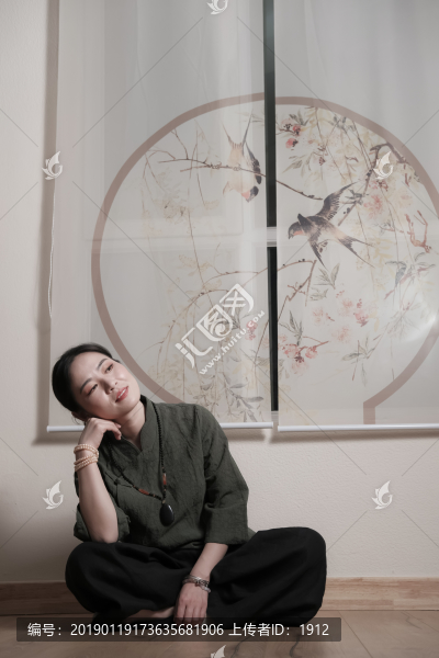 傳統(tǒng)服飾