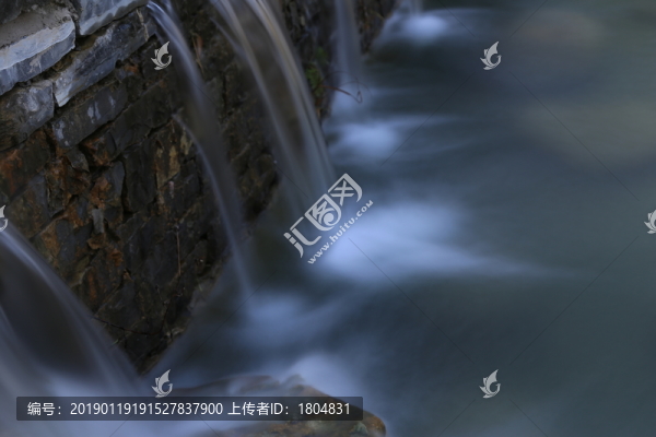 瀑布水