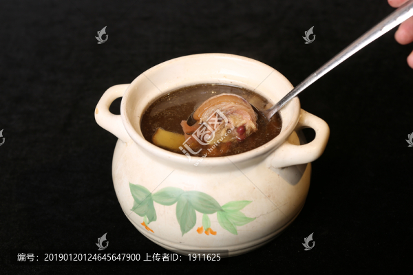 紅豆臘蹄湯