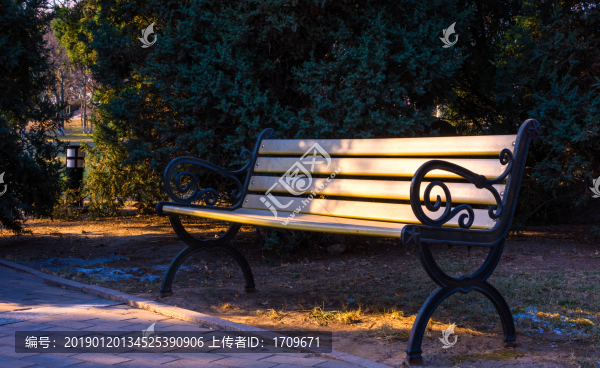 公園椅子夕陽孤獨