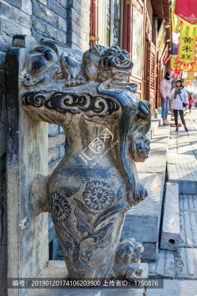 花瓶獅子石頭門(mén)墩