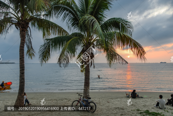 海南三亞灣日落