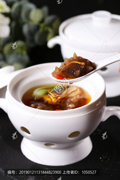 菌湯燉海參盅