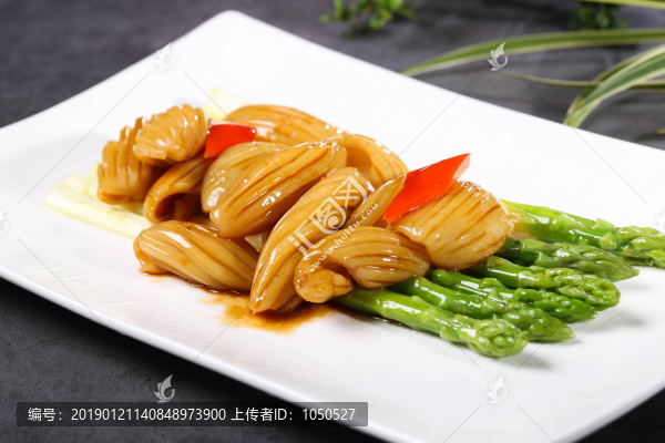 蘆筍扒炒目魚(yú)仔