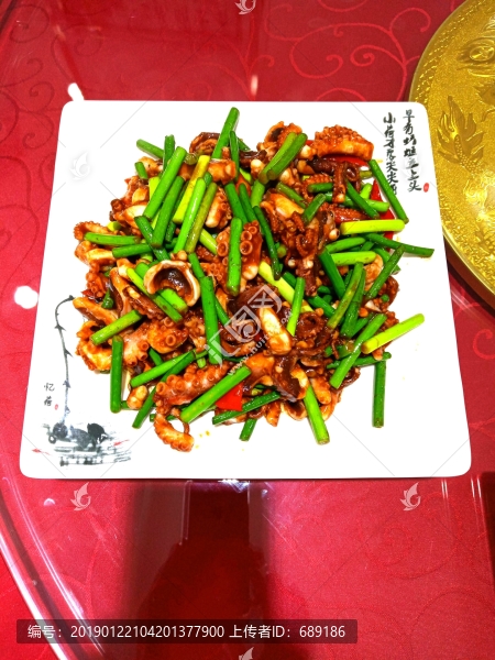 魷魚(yú)炒蒜苔