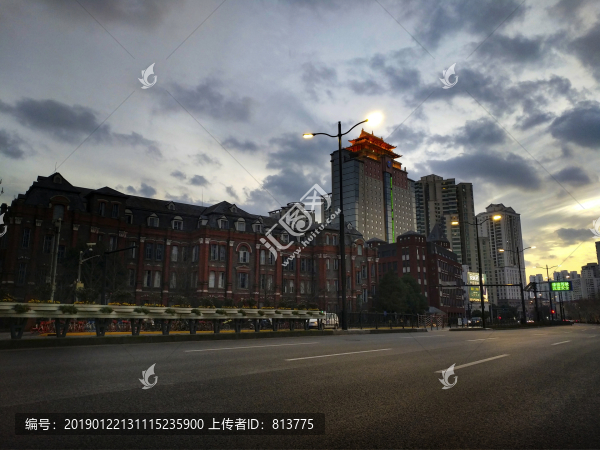 傍晚城市落日景