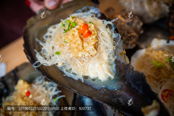 蒜茸粉絲蒸帶子
