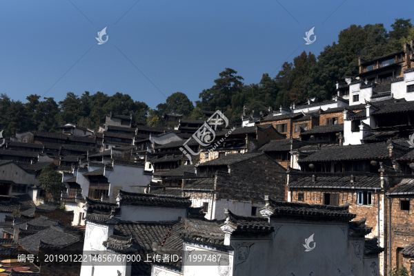 婺源篁嶺景區(qū)曬秋美宿徽派建筑
