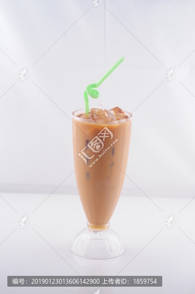 冰鎮(zhèn)奶茶