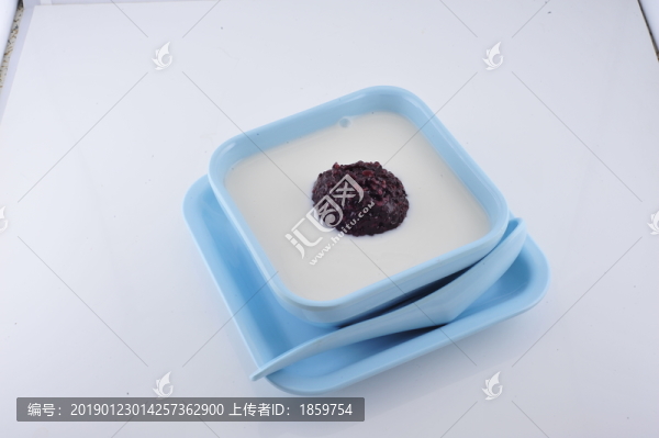 杏仁茶加黑糯米