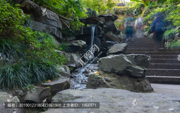 飛來(lái)峰永福寺的小山泉
