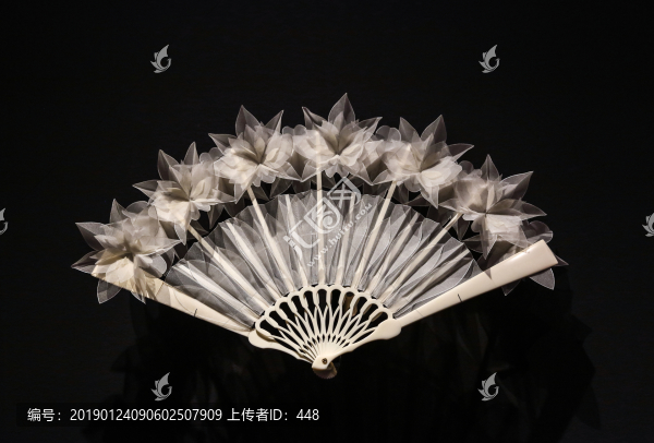現(xiàn)代工藝扇子