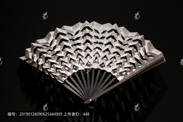 現(xiàn)代工藝扇子