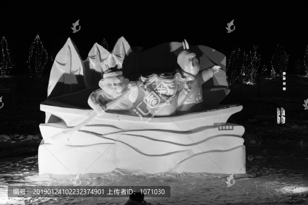 鄂倫春兒童雪雕