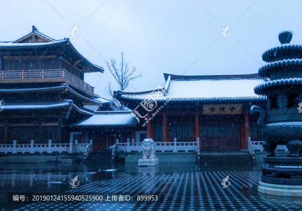 雪中的杭州的香積寺