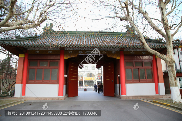 上海交通大學校門