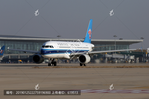 南方航空飛機(jī)在沈陽機(jī)場