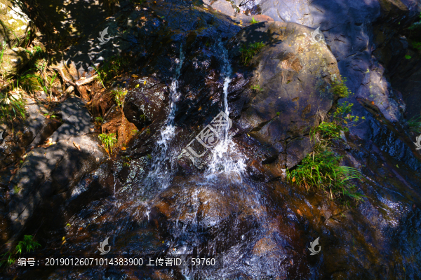 山間流水
