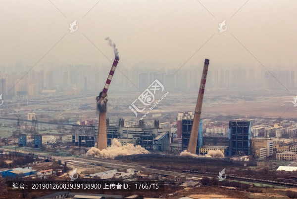 國電太原一電廠240米煙囪爆破
