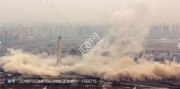 國電太原一電廠240米煙囪爆破