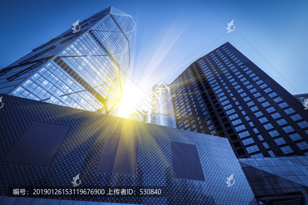 仰拍摩天大樓