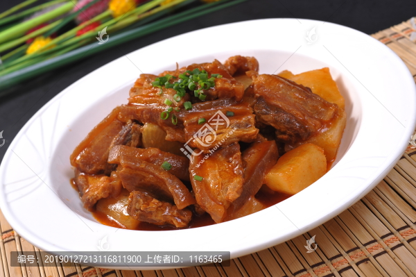 家鄉(xiāng)燜罐肉