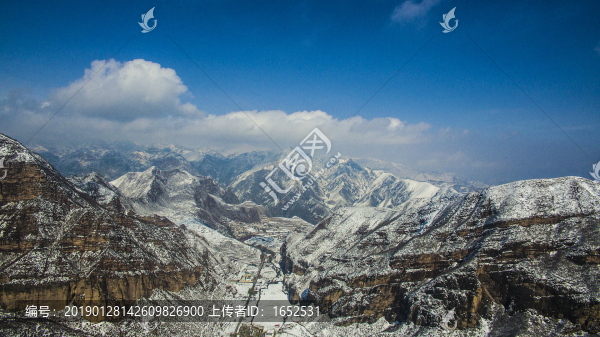 孟達(dá)天池雪景