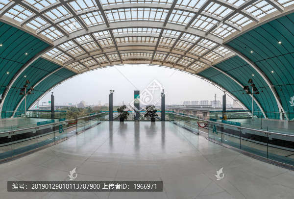 上海磁懸浮列車龍陽站站臺