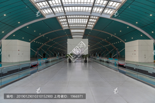 上海磁懸浮列車龍陽路站站臺