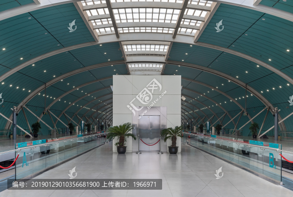 上海磁懸浮列車龍陽路站站臺
