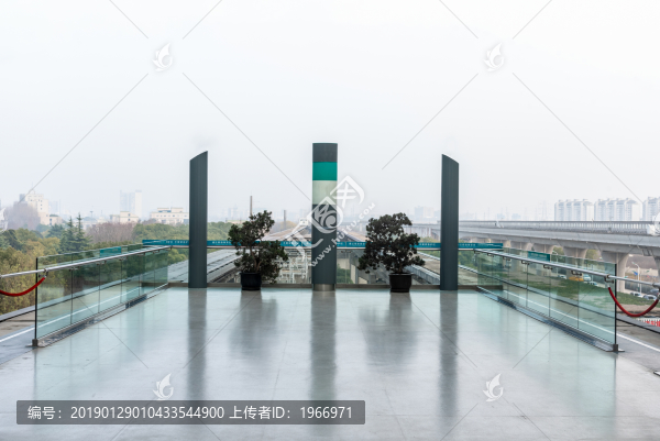 上海磁懸浮列車龍陽路站站臺